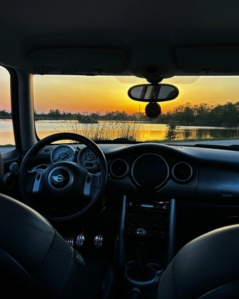 MINI Cooper S cena 11999 przebieg: 205000, rok produkcji 2003 z Wieliczka małe 211